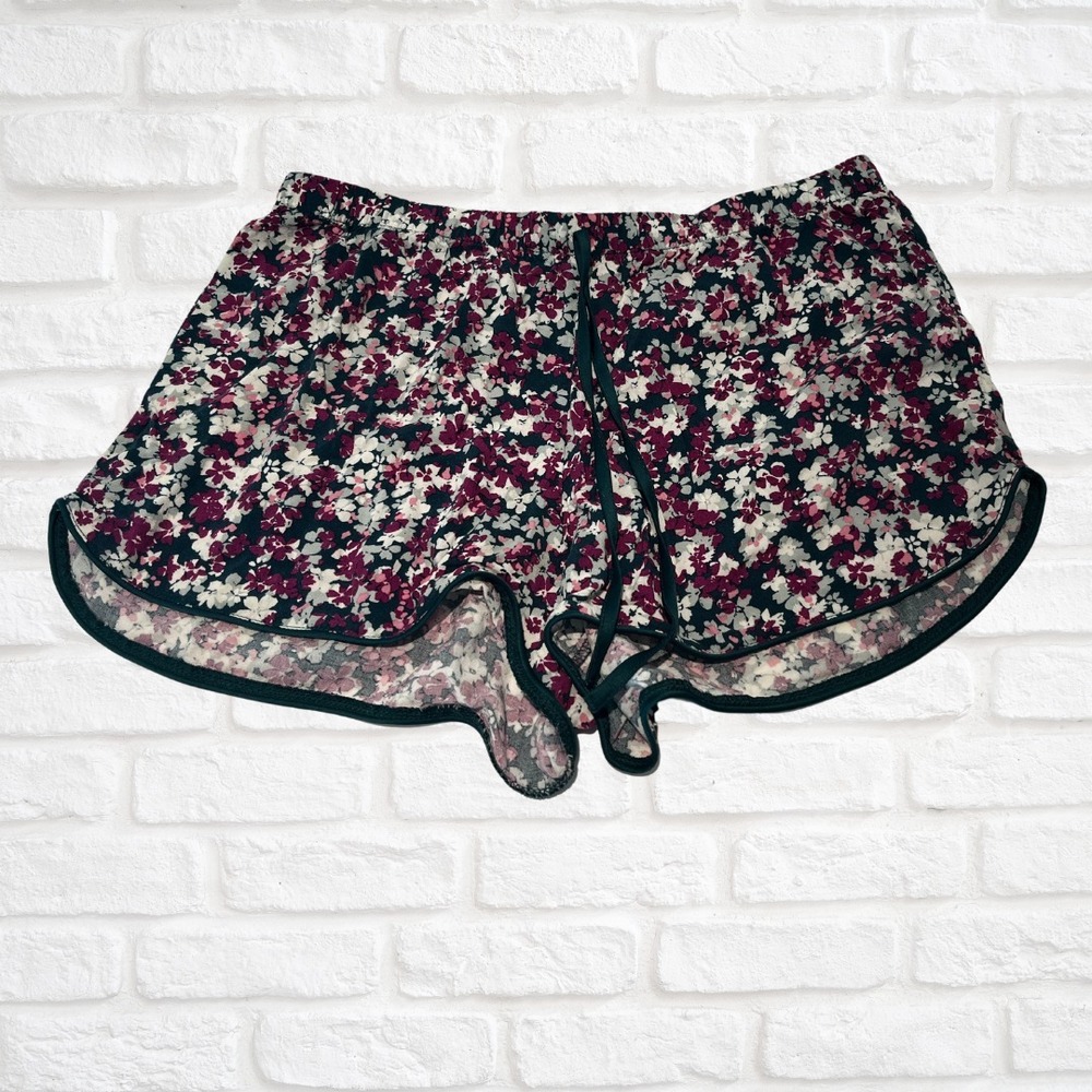 Hunkemoller Women's Shorts - Size Medium - Pretty Floral Colors on Green